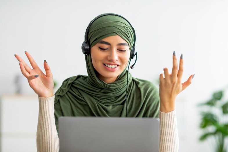 Woman attending Teams meeting